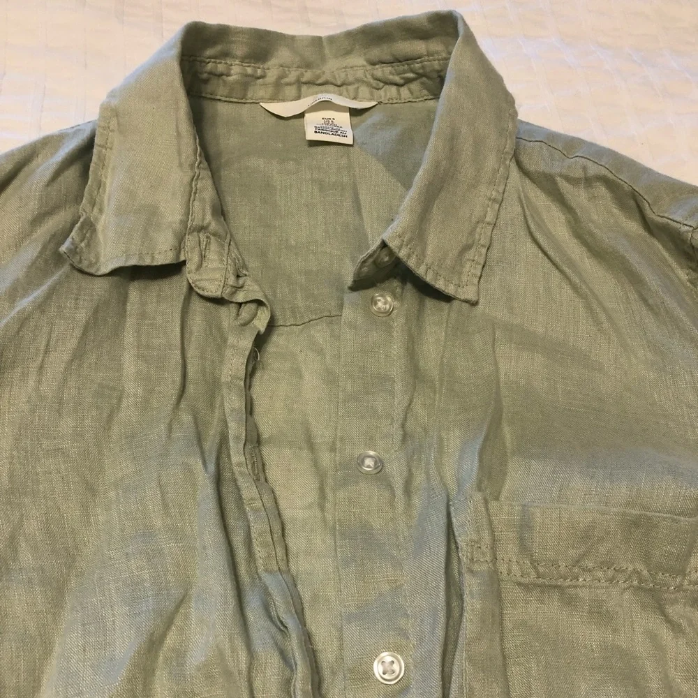 H&M Linen Blouse in Sage Green - Picture 2 of 4